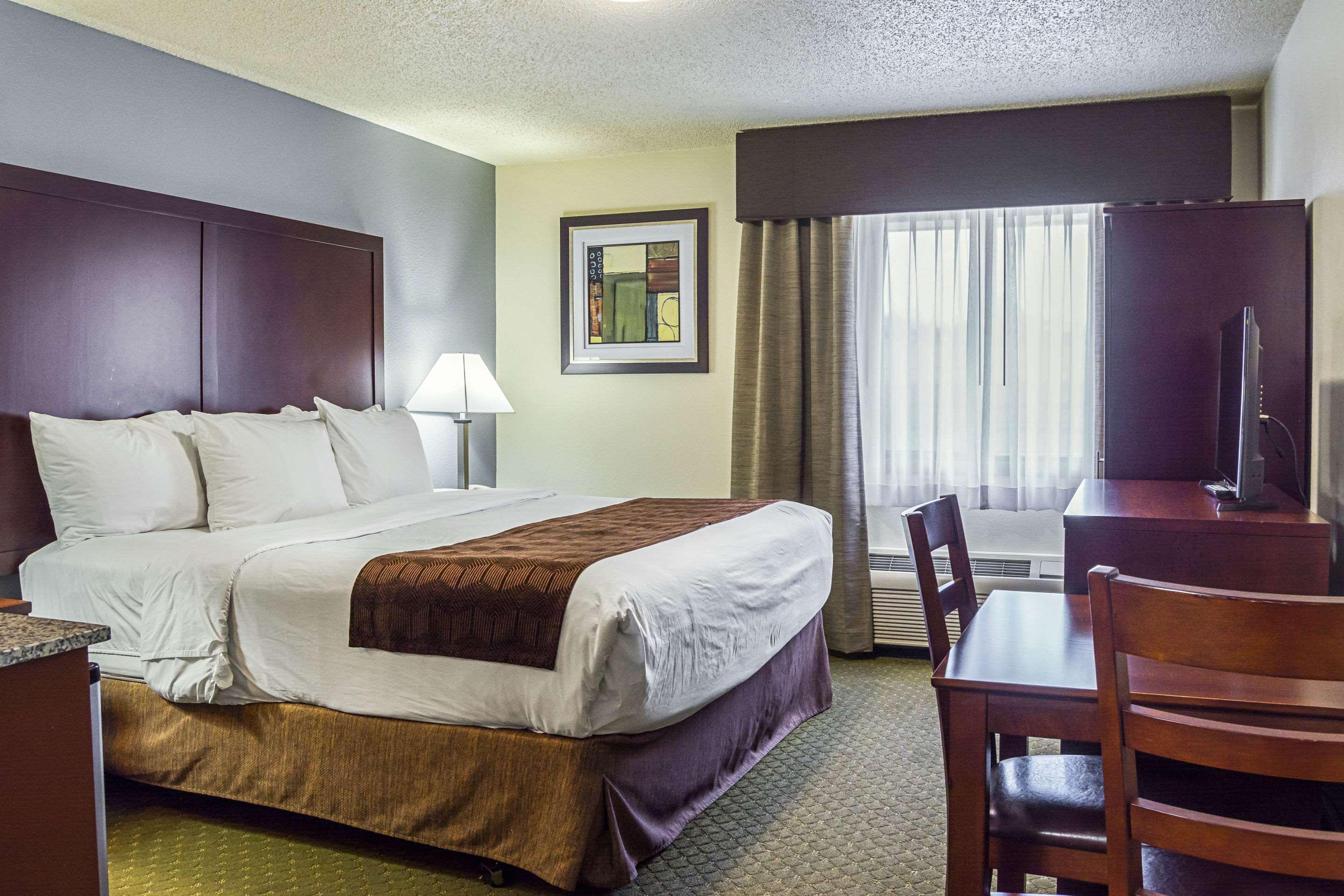 Quality Inn & Suites Clackamas - Portland Exterior photo