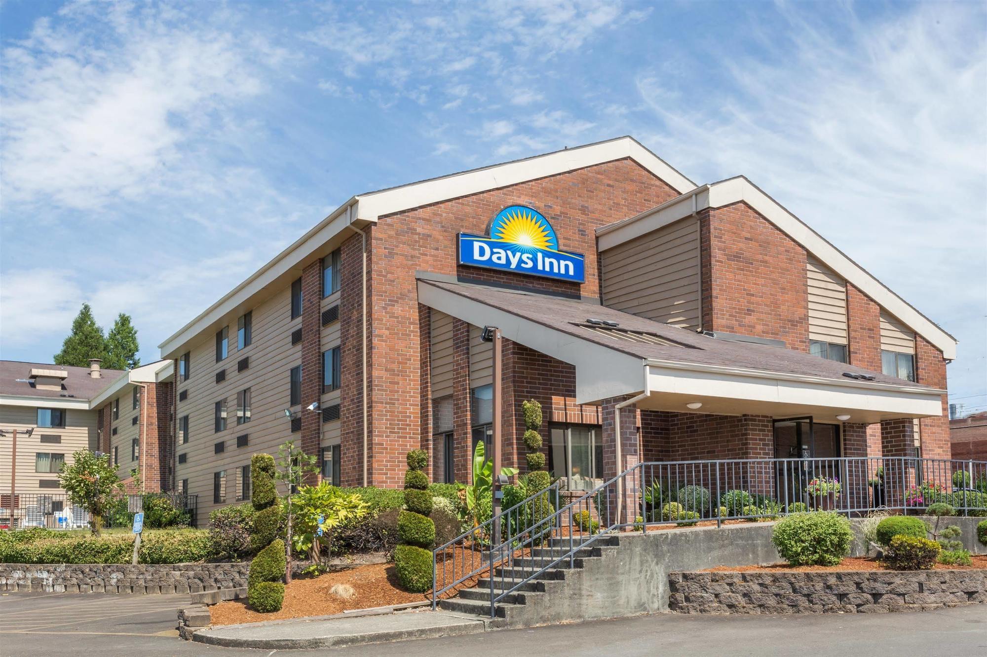 Quality Inn & Suites Clackamas - Portland Exterior photo